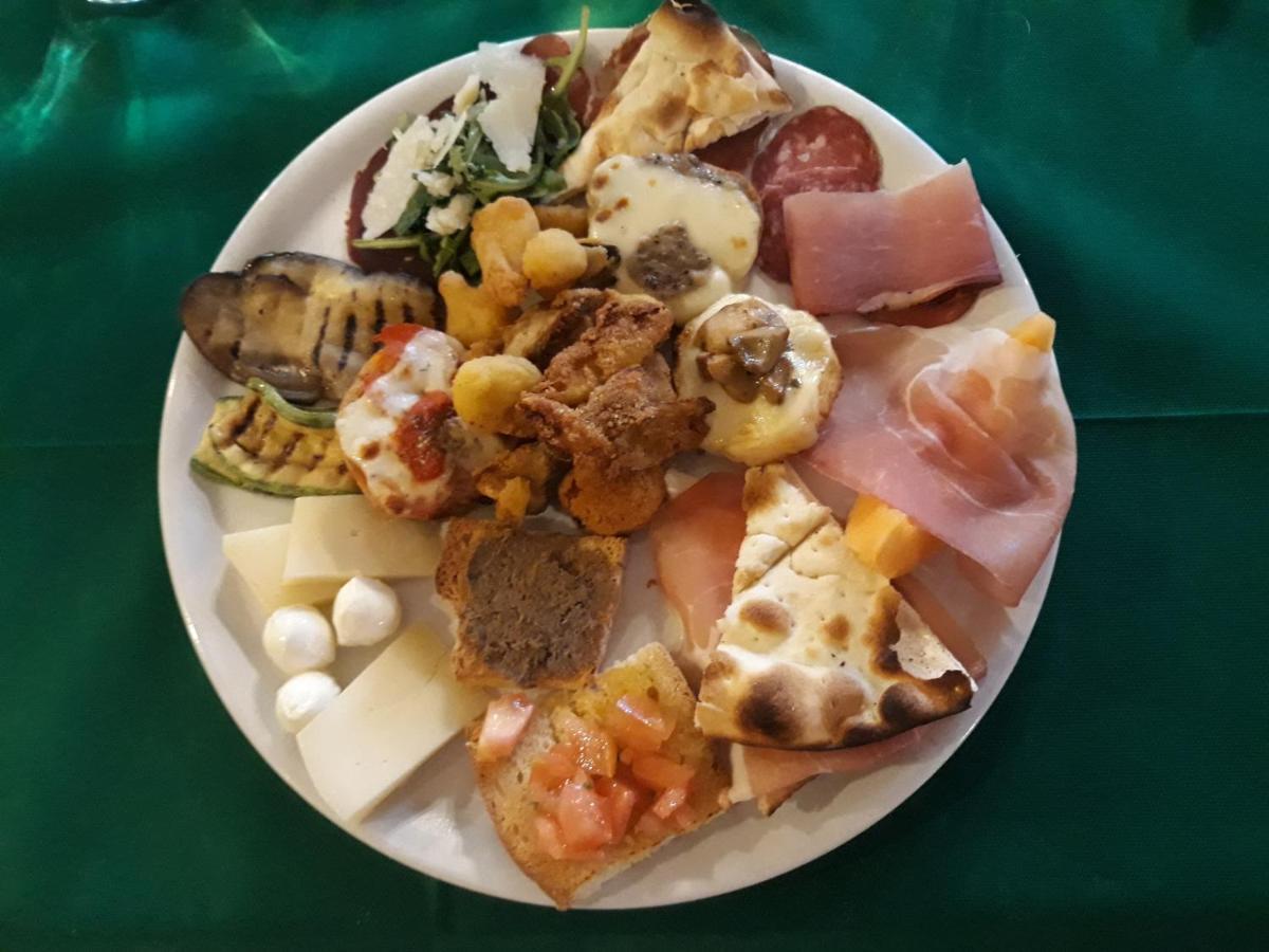Hotel Ristorante Montenerone Apecchio المظهر الخارجي الصورة